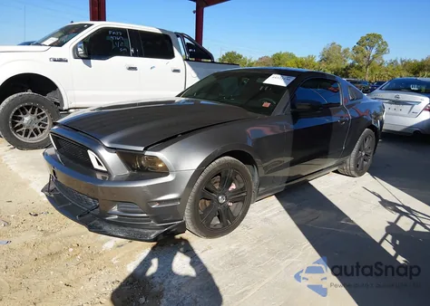 2014 Ford Mustang V6 z USA, uszkodzony, nr VIN 1ZVBP8AM5E5233206